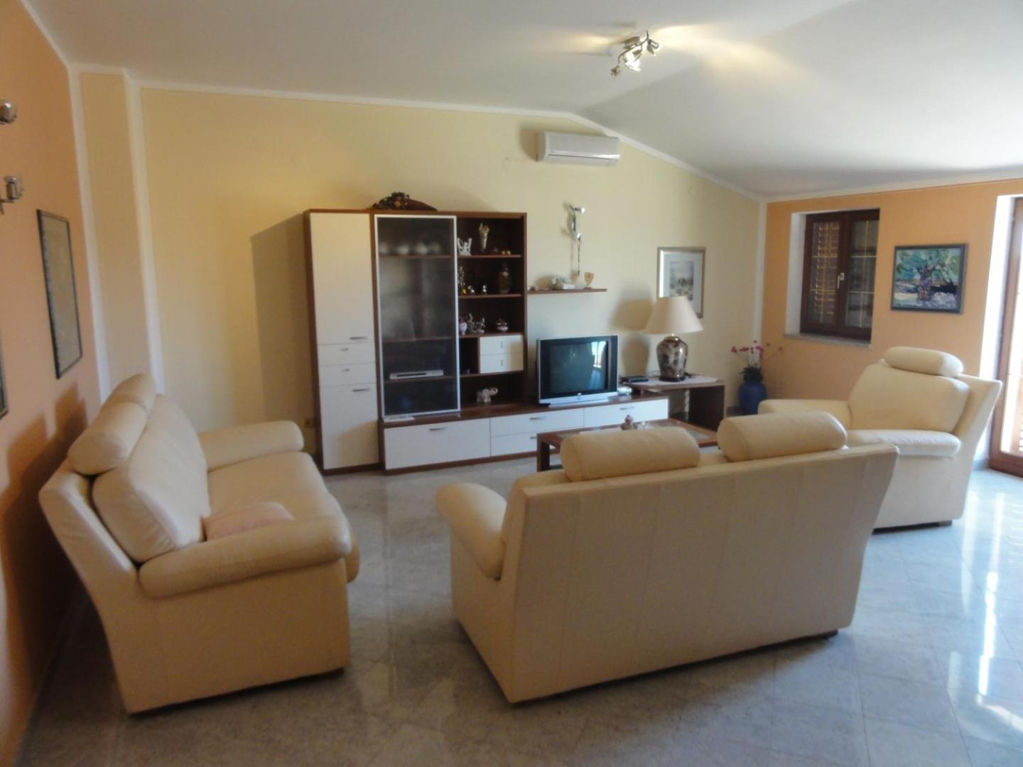 Cozy Apartments And Rooms Pavicini Segotici Exterior photo
